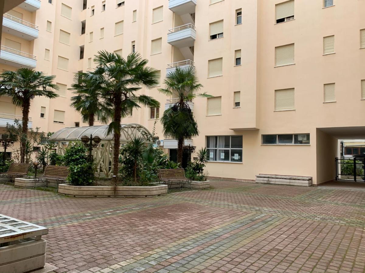 Tony Apartment Вльора Екстер'єр фото